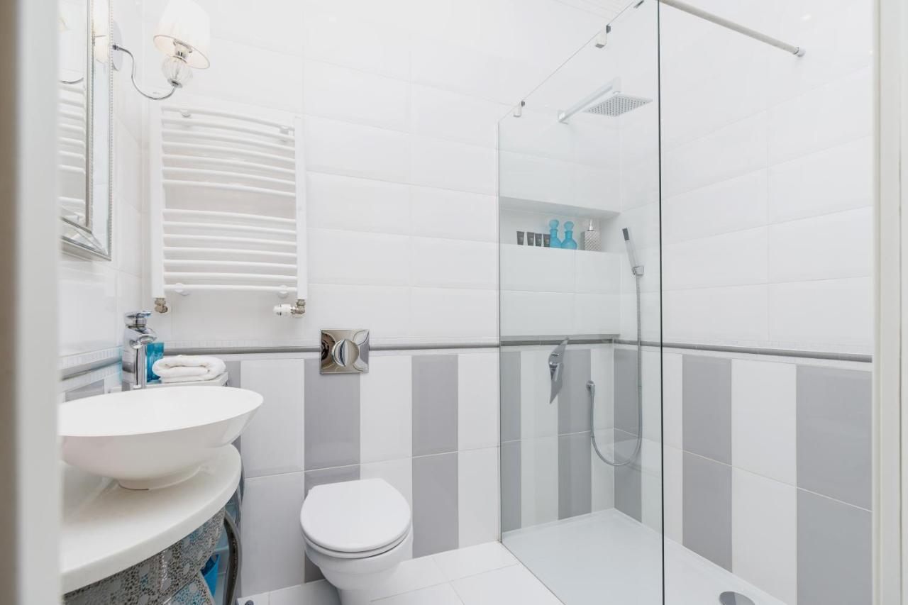 Modern Apartment Lubicz Krakow By Noclegi Renters Ngoại thất bức ảnh