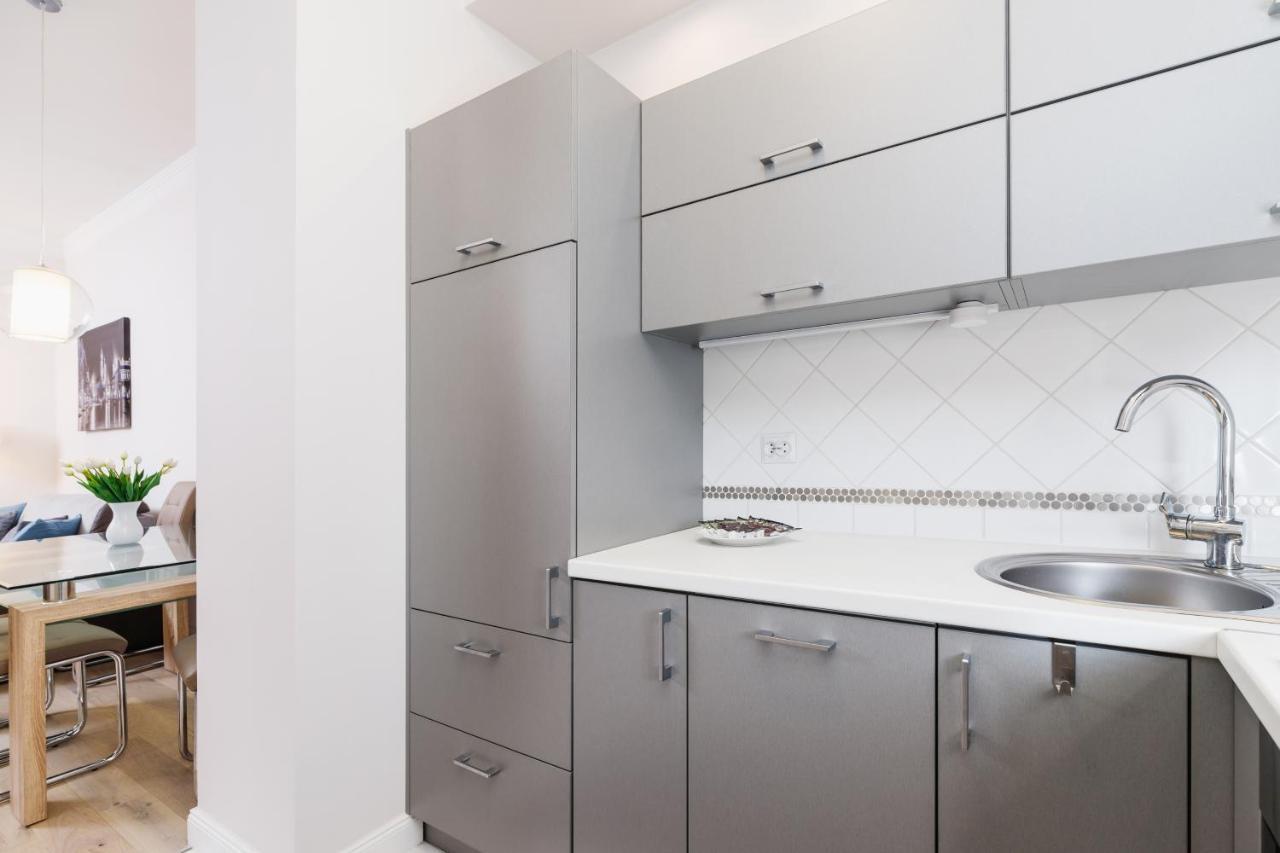 Modern Apartment Lubicz Krakow By Noclegi Renters Ngoại thất bức ảnh